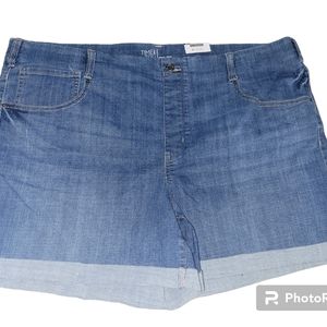 NWT Blue Denim Cuffed Shorts Ladies Plus Size XXL  20 Relaxed Fit Stretch